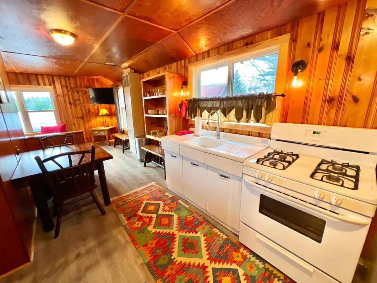 Adirondack Lake Cabins Hotel Indian Lake Ngoại thất bức ảnh