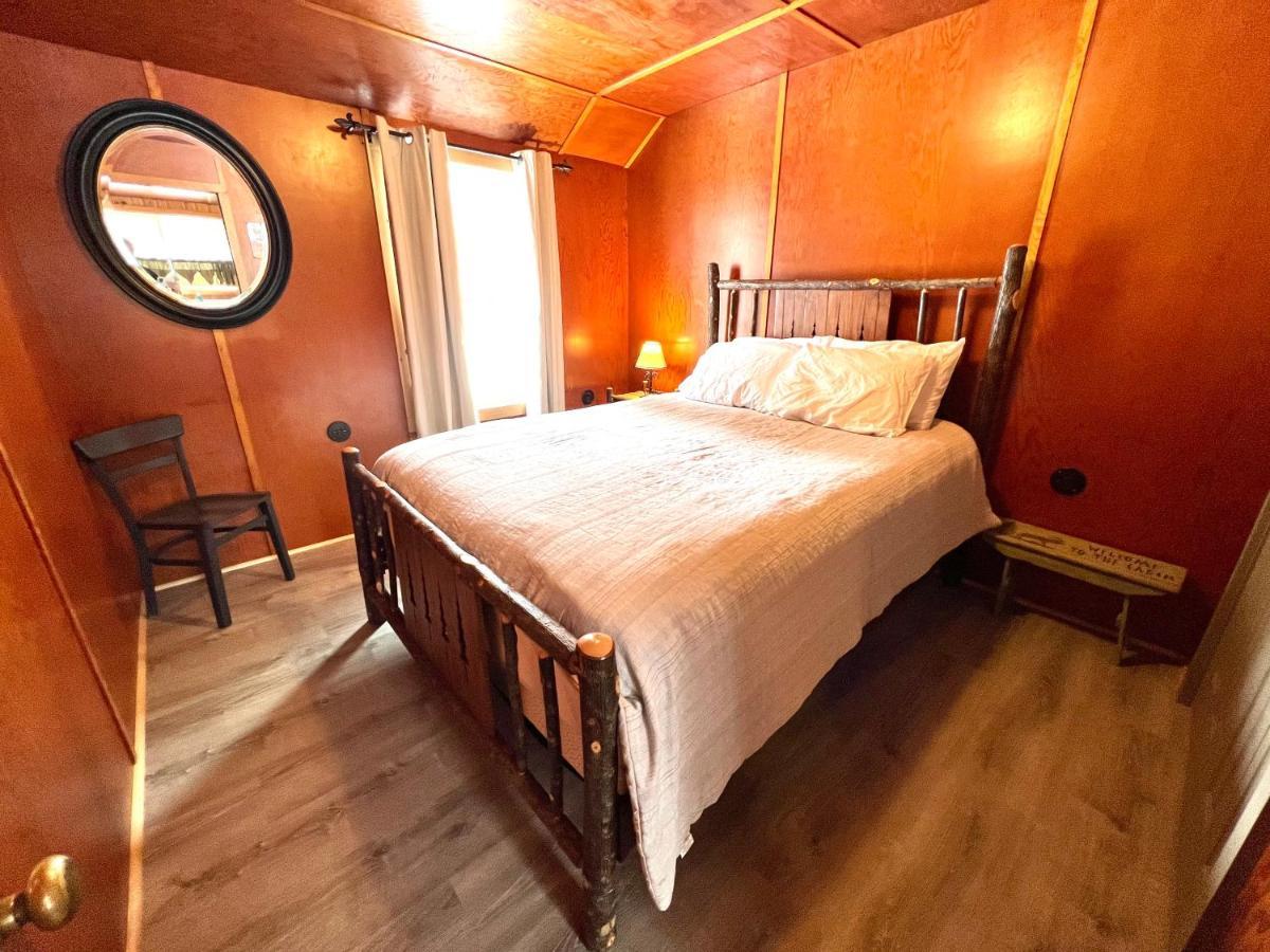 Adirondack Lake Cabins Hotel Indian Lake Ngoại thất bức ảnh