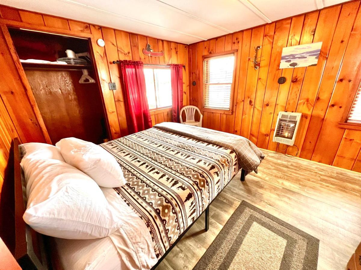 Adirondack Lake Cabins Hotel Indian Lake Ngoại thất bức ảnh