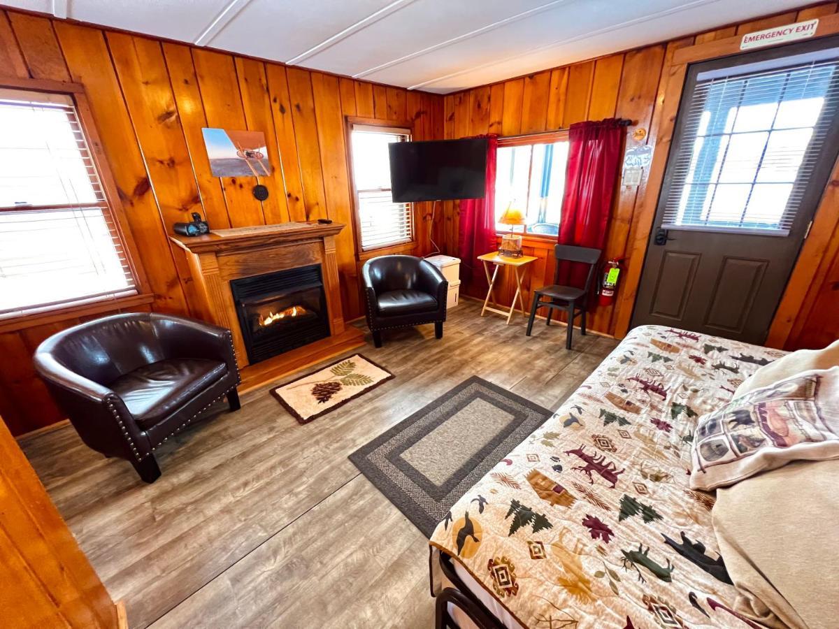 Adirondack Lake Cabins Hotel Indian Lake Ngoại thất bức ảnh