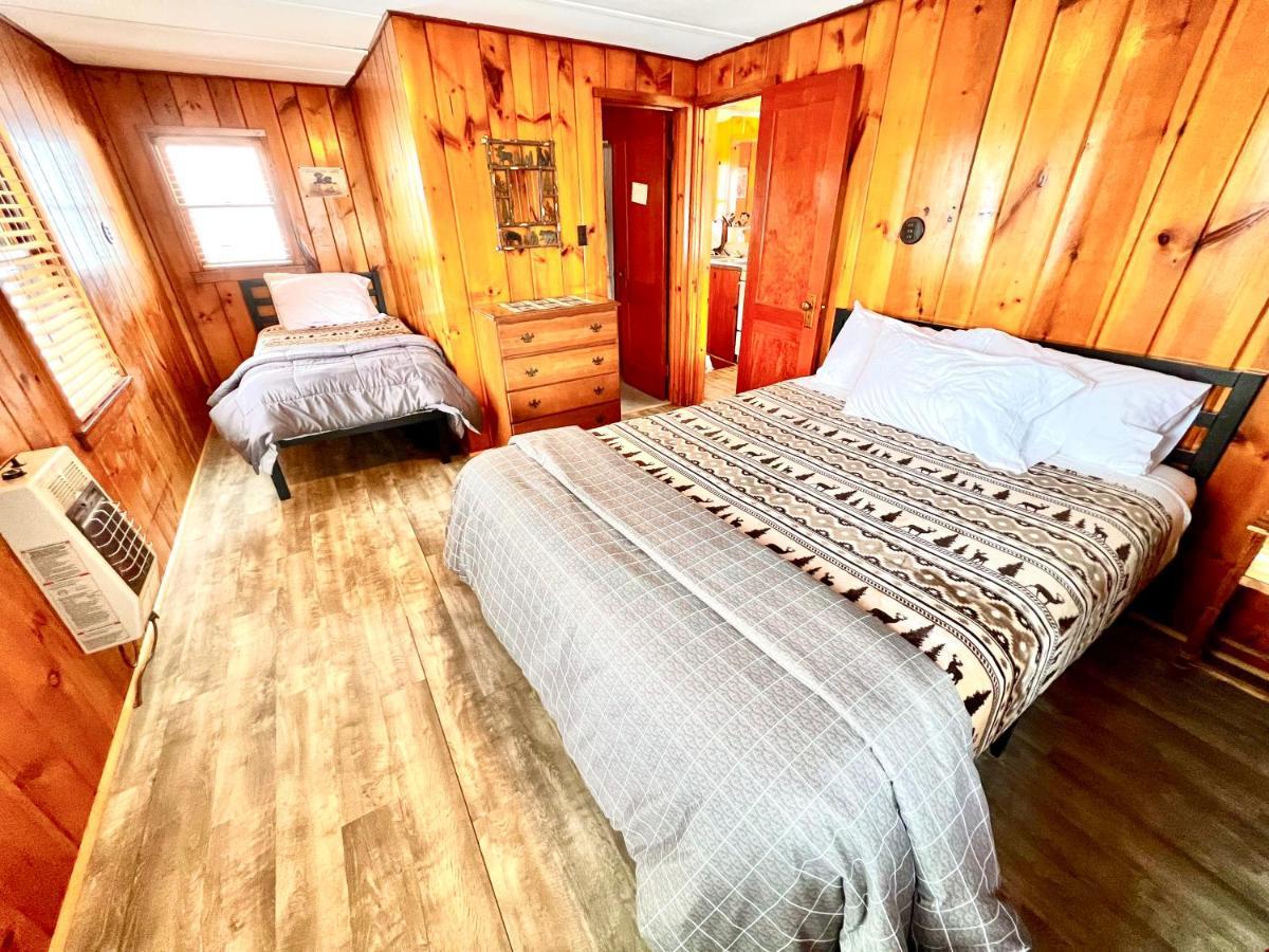 Adirondack Lake Cabins Hotel Indian Lake Ngoại thất bức ảnh